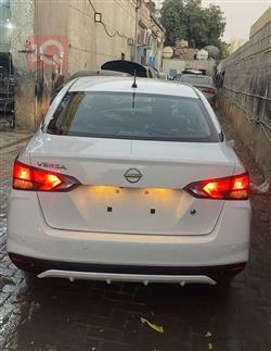نيسان فيرسا